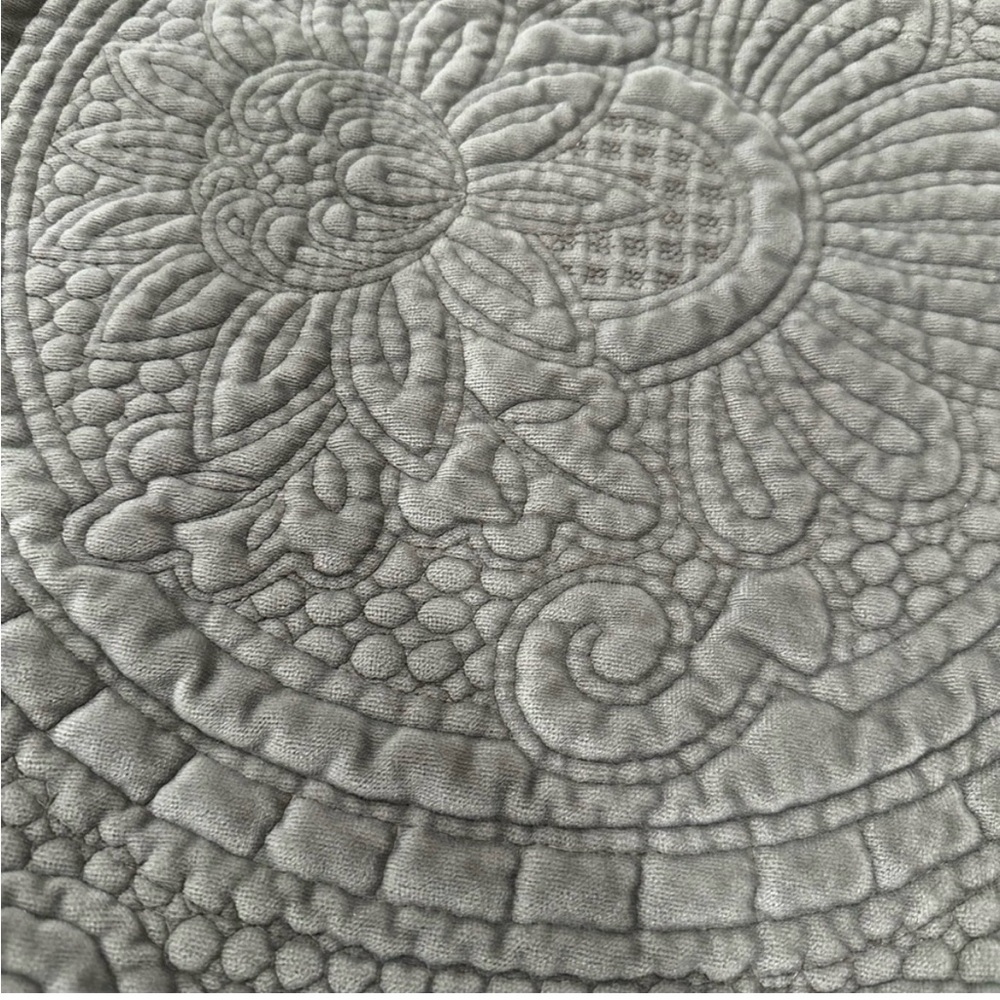 Pottery Barn velvet medallion king quilt gray - Picture 5 of 10